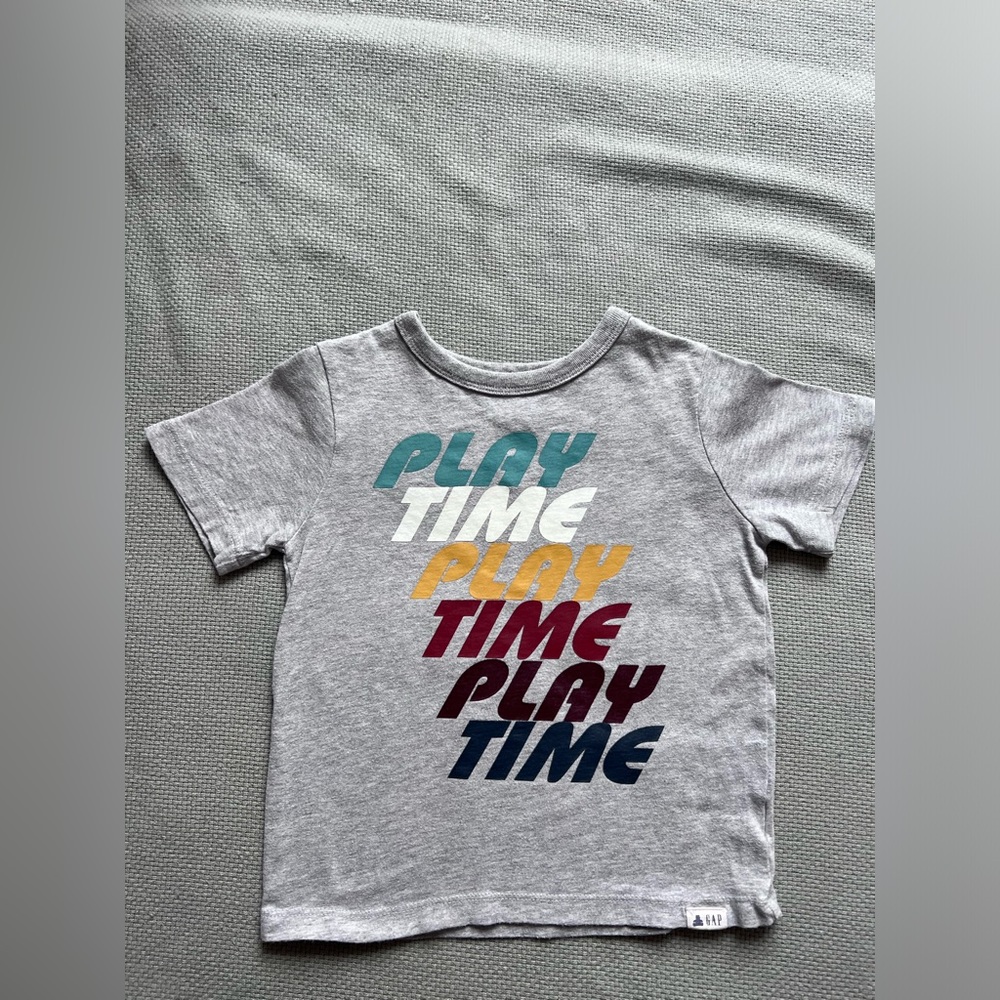 Grey printed short sleeve t-shirt Gap size 3